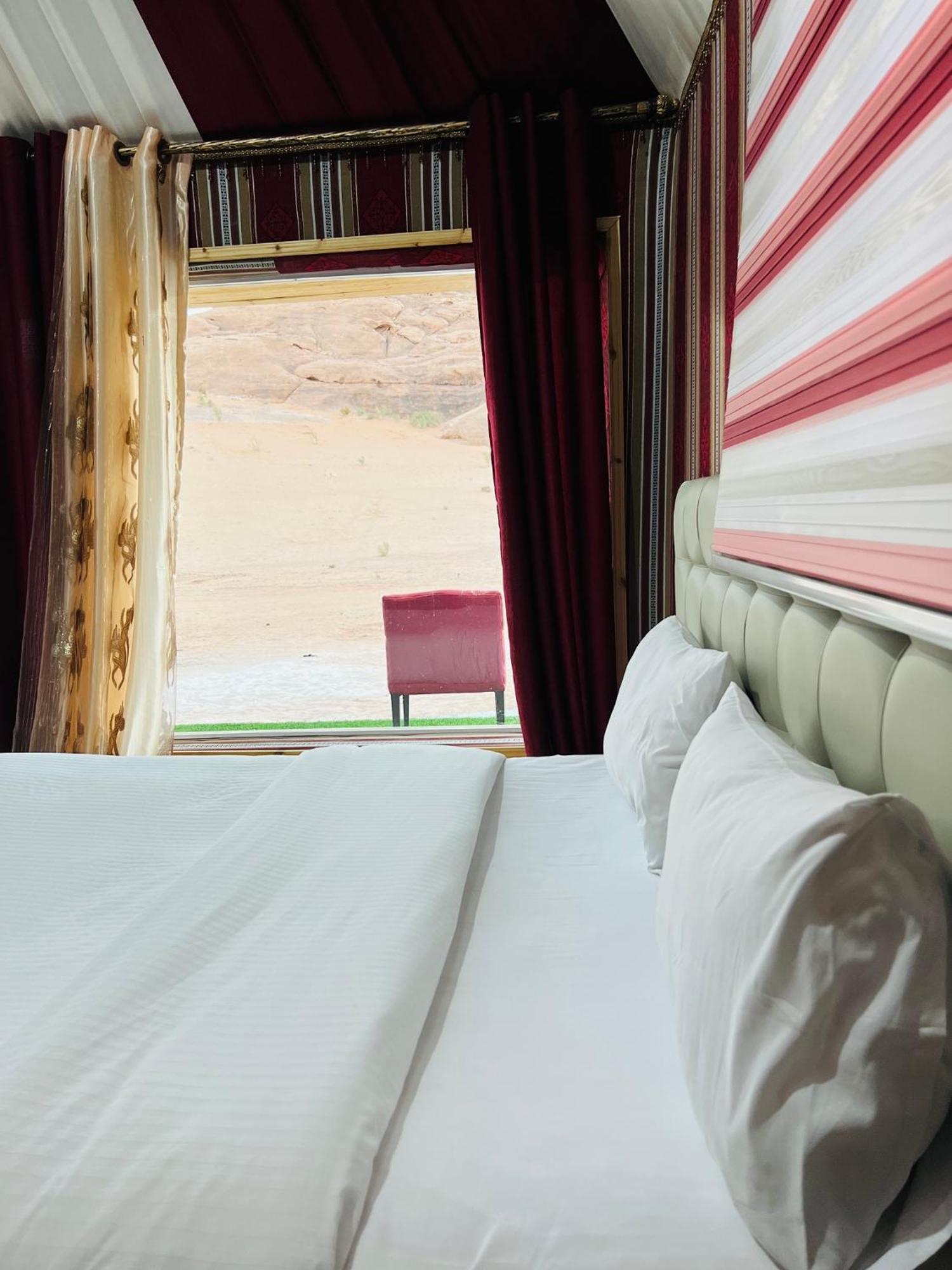 Moon Magic Valley Apartamento Wadi Rum Exterior foto
